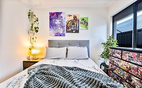 Bright & Cozy Room In Contemporary Home